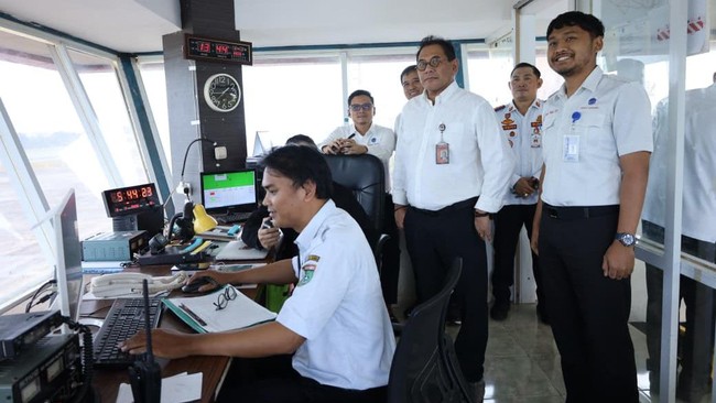 Direktur Utama AirNav Indonesia, Avirianto Suratno, memastikan AirNav memiliki prosedur untuk mengantisipasi gangguan sinyal GPS pada pesawat udara.