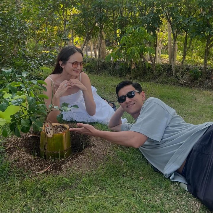 <p>Artis Enzy Storia dan suaminya Maulana Kasetra atau akrab disapa Molen merayakan ulang tahun pernikahan ke-3 pada 20 Mei 2026. Di momen spesial ini, Enzy membagikan potret kebersamaan dengan sang suami di Instagram. (Foto: Instagram @enzystoria)</p>