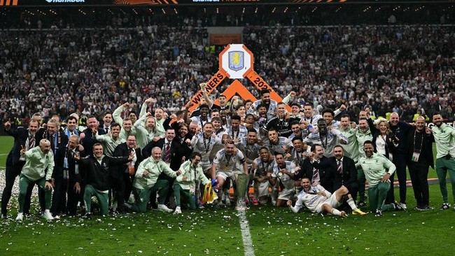 Aston Villa menjalani musim yang sukses di 2025/2026. Selain juara Liga Europa, mereka juga bisa bersaing di papan atas di Liga Inggris (Photo by Ozan KOSE / AFP)