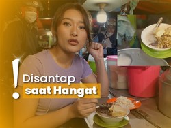 Nikmatnya Amanda Caesa Seruput Bubur-Ketan Susu dengan Berbagai Topping
