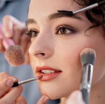 Inovasi Makeup Press On dengan Konsep yang Unik, Akankah Menjadi Tren?