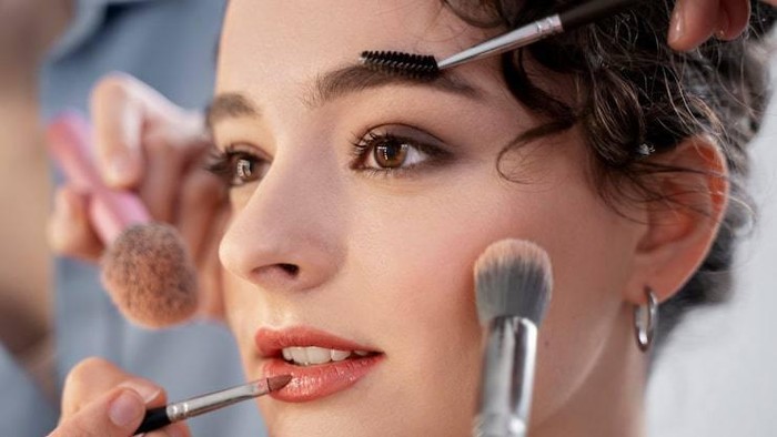 Inovasi Makeup Press On dengan Konsep yang Unik, Akankah Menjadi Tren?