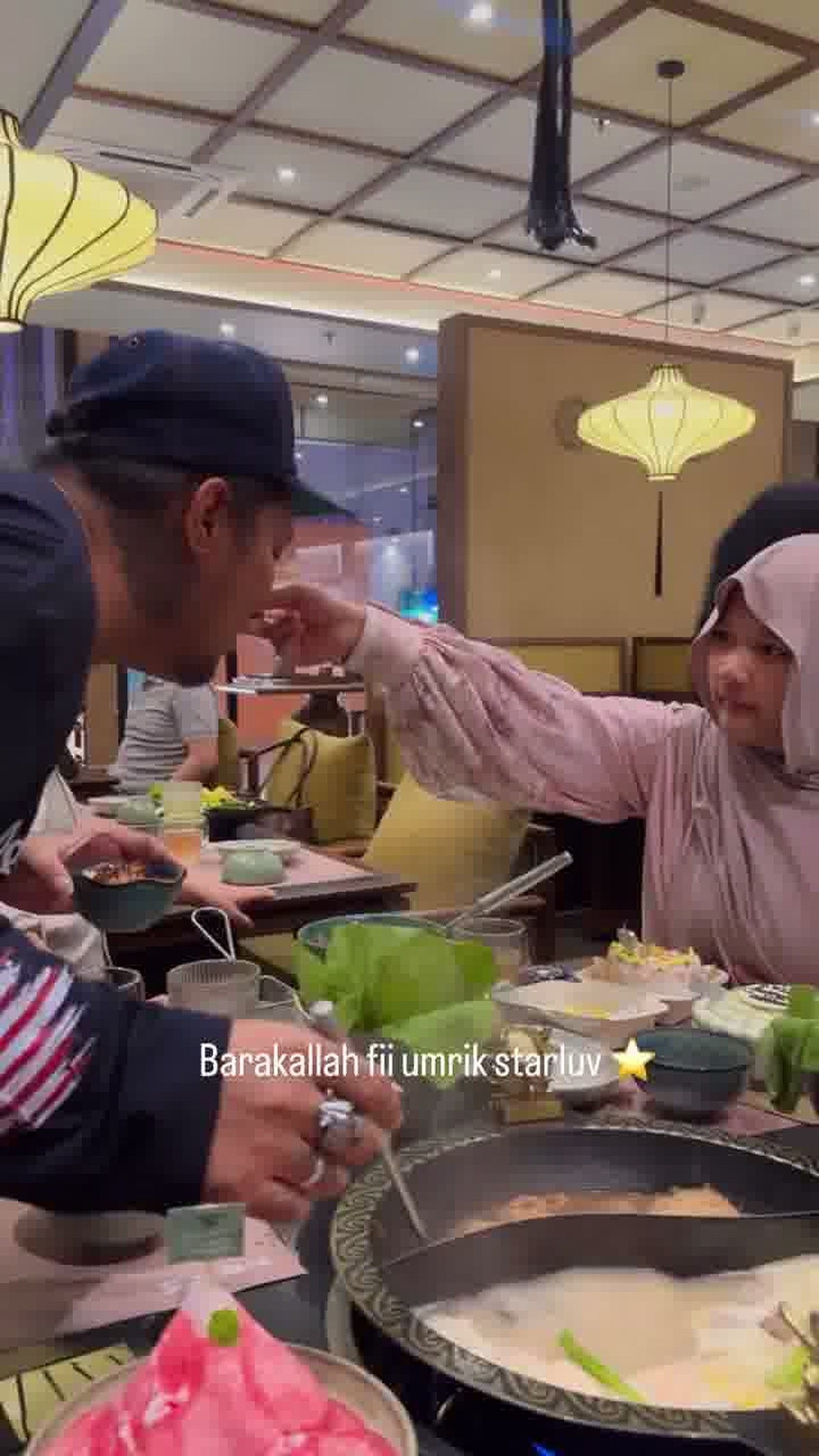Inara Rusli&comma; Virgoun&comma; dan Lindi Fitriyana kompak rayakan ultah Starla
