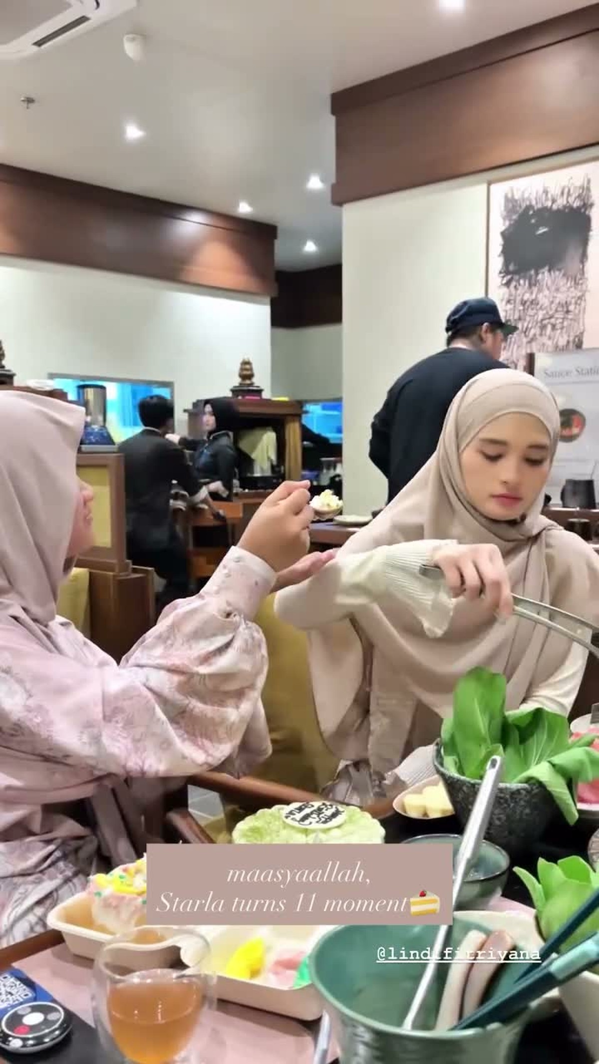 Inara Rusli&comma; Virgoun&comma; dan Lindi Fitriyana kompak rayakan ultah Starla