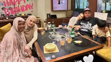 Kabar Terkini Artis dari InsertLive : Potret Virgoun-Istri dan Inara Rusli Kompak Rayakan Ultah Starla