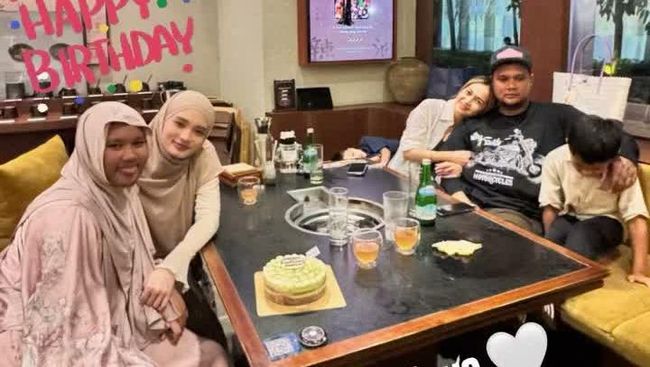 Potret Virgoun-Istri dan Inara Rusli Kompak Rayakan Ultah Starla