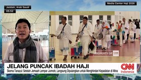 Menjelang puncak ibadah haji, jemaah haji mulai berkumpul di Makkah.
Seperti apa suasana di sana? Sudah ada jurnalis Transmedia, Lukman Rozaq, di Bandara King Abdul Aziz, Jeddah, Arab Saudi.