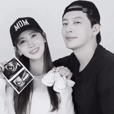 Lee Da Hae dan SE7EN Akan Dikaruniai Anak Pertama