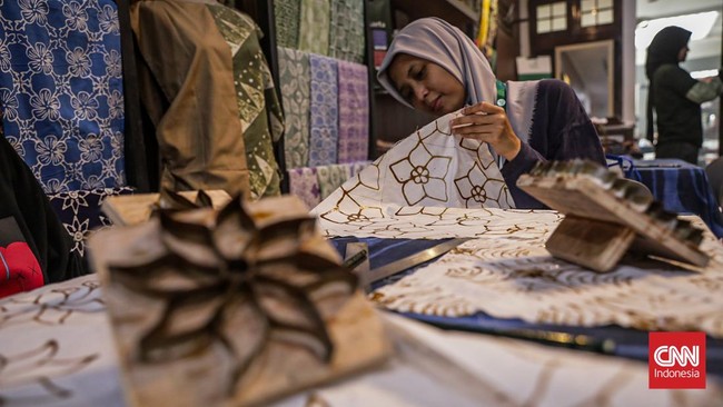 Pelatihan membatik di Rumah Batik Palbatu