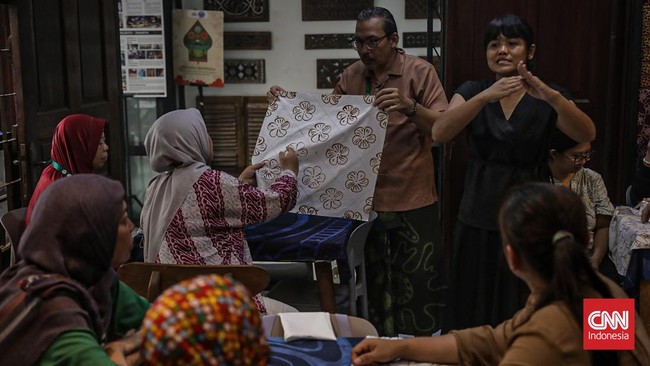 FOTO: Lestarikan Wastra dengan Inklusivitas
