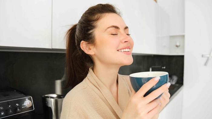 5 Minuman Penurun Berat Badan yang Bisa Dikonsumsi di Pagi Hari