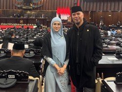 Nyaris Cerai, 8 Potret Kebersamaan Ahmad Dhani & Mulan Jameela Selama 17 Tahun Menikah