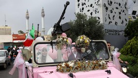 Pemerintah Iran mengadakan pernikahan massal di ibu kota Teheran pada Senin (18/5). (Majid Asgaripour/WANA (West Asia News Agency) via REUTERS)