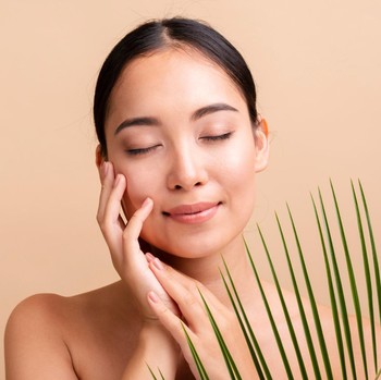 7 Rutinitas Sederhana Agar Kulit Glowing yang Bisa Dilakukan di Rumah