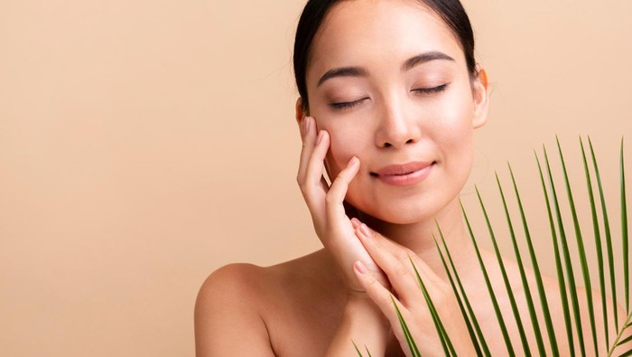 7 Rutinitas Sederhana Agar Kulit Glowing yang Bisa Dilakukan di Rumah