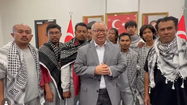 Konjen RI di Istanbul saat ini telah bersama dengan 9 relawan WNI yang tergabung dalam Global Sumud Flotilla 2.0.