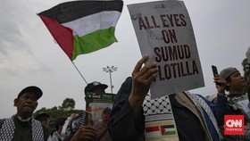 Aksi solidaritas untuk Palestina di depan Kedutaan Besar Amerika Serikat, Jakarta, pada Jumat (22/5/2026). (CNNIndonesia/Adi ibrahim)