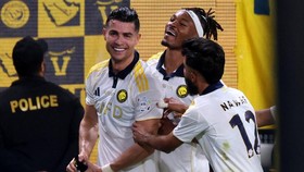Cristiano Ronaldo selebrasi usai cetak gol indah ke gawang Damac. (AFP/FAYEZ NURELDINE)