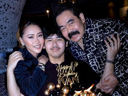 Momen Ultah Ke-17 Ivan Anak Semata Wayang Inul Daratista & Adam Suseno, Tak Mau Pesta Heboh