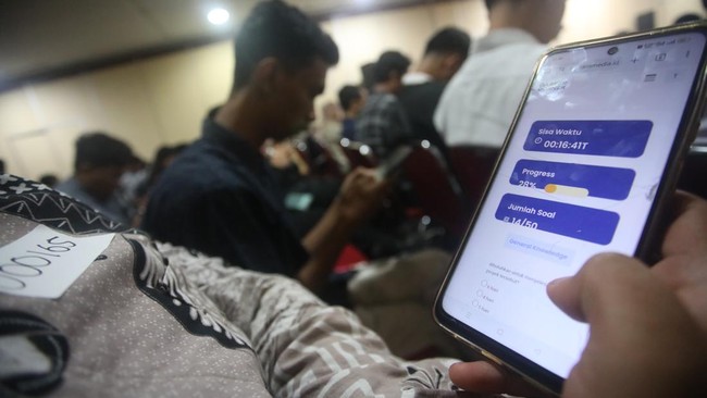 Beberapa perusahaan yang terlibat antara lain Trans TV, CNN Indonesia, CNBC Indonesia, detikcom, hingga Trans Media Sosial. Selain itu, unit bisnis keuangan seperti Bank Mega, Bank Mega Syariah, Allo Bank, dan Mega Finance juga membuka lowongan. (CNB