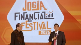Chairman & Founder CT Corp, Chairul Tanjung dan Menteri Keuangan RI, Purbaya Yudhi Sadewa saat menyampaikan pemaparan dalam Jogja Financial Festival 2026 di Jogja Expo Center (JEC), Yogyakarta, DIY, Jumat (22/5/2026). (CNBC Indonesia/Muhammad Sabki)