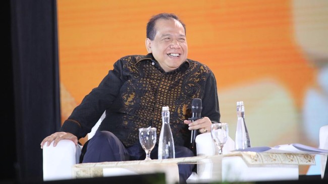 Chairman & Founder CT Corp, Chairul Tanjung saat menyampaikan pemaparan dalam Jogja Financial Festival 2026 di Jogja Expo Center (JEC), Yogyakarta, DIY, Jumat (22/5/2026). (CNBC Indonesia/Faisal Rahman)