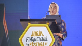 Deputi Gubernur Bank Indonesia, Aida S Budiman saat menyampaikan pemaparan dalam Jogja Financial Festival 2026 di Jogja Expo Center (JEC), Yogyakarta, DIY, Jumat (22/5/2026). (CNBC Indonesia/Faisal Rahman)