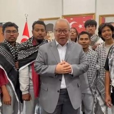 Disetrum hingga Ditendang, Begini Kondisi 9 WNI yang Ditahan Israel