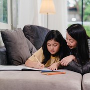 3 Zodiak yang Dikenal Paling Suka Anak-anak