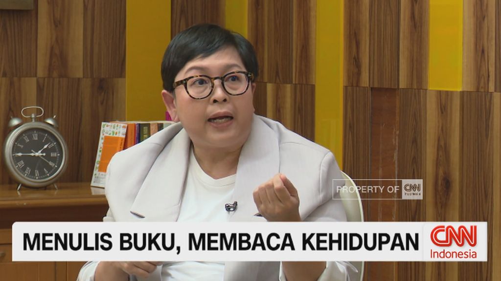 VIDEO: Menulis Buku, Membaca Kehidupan - Insight with Desi Anwar