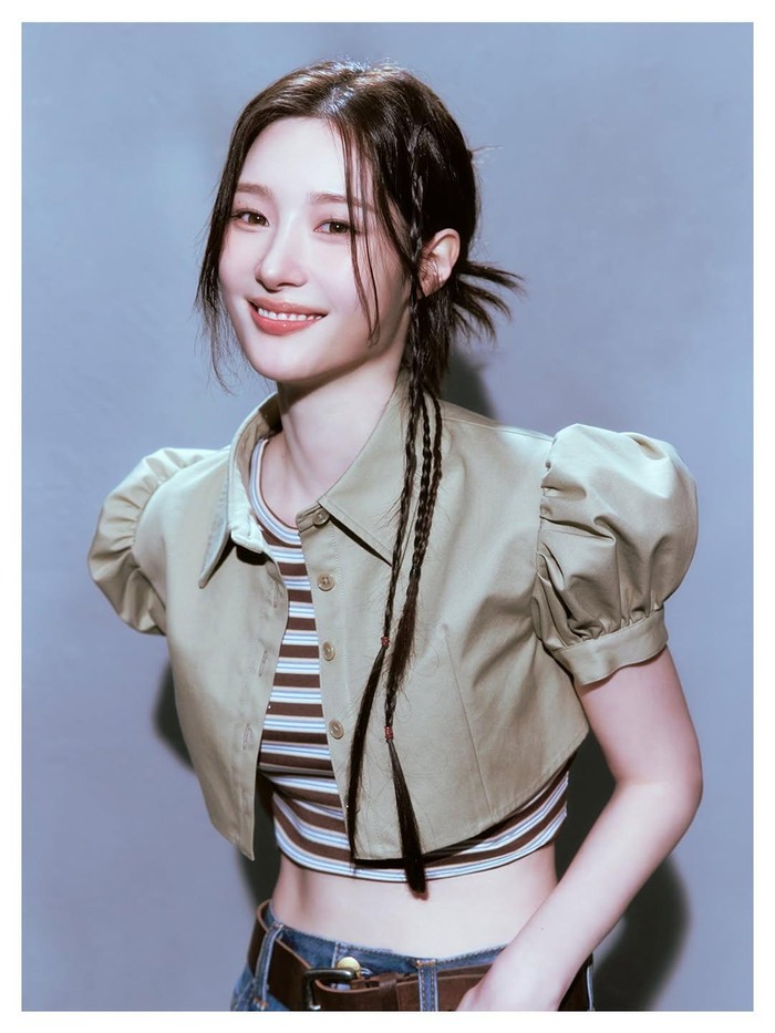 Tak banyak yang tahu, sebelum dikenal sebagai aktris, Jung Chae Yeon terlebih dulu aktif dalam girl group DIA dan I.O.I, Beauties./ Foto: instagram.com/ioi_10th