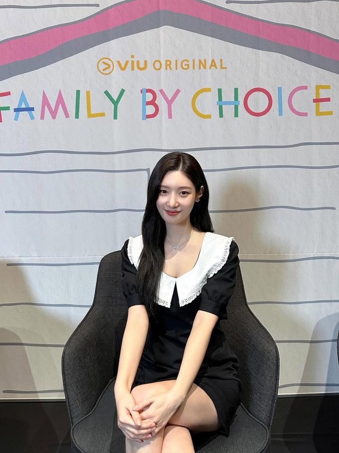 Karier aktingnya pun kian melejit dengan terlibatnya Jung Chae Yeon di proyek-proyek terkenal seperti The Golden Spoon, Family by Choice, Beyond the Bar, dan masih banyak lagi./ Foto: instagram.com/j_chaeyeoni
