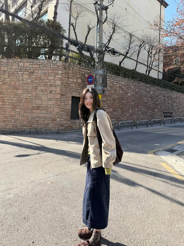 Dengan visual dan bakat yang luar biasa, pesona Jung Chae Yeon pun menjadi perbincangan hangat di kalangan netizen./ Foto: instagram.com/j_chaeyeoni