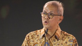 Ketua Dewan Komisioner LPS, Anggito Abimanyu saat menyampaikan sambutan dalam Jogja Financial Festival 2026 di Jogja Expo Center (JEC), Yogyakarta, Jawa Tengah, Jumat (22/5/2026). (CNBC Indonesia/Faisal Rahman).