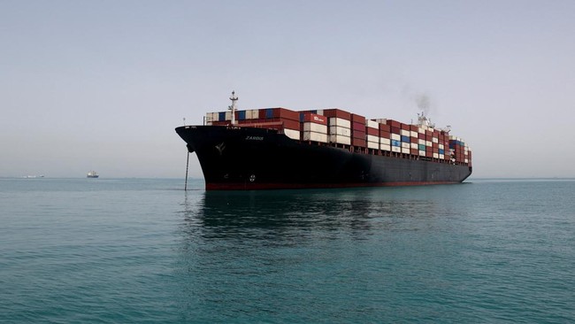 Penampakan 31 Kapal Melintasi Selat Hormuz Dikawal IRGC