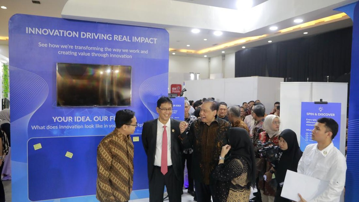 Menteri Keuangan (Menkeu), Purbaya Yudhi Sadewa didampingi Chairman & Founder CT Corp, Chairul Tanjung tiba di lokasi saat menyampaikan sambutan dalam Jogja Financial Festival 2026 di Jogja Expo Center (JEC), Yogyakarta, DIY, Jumat (22/5/2026). (CNBC