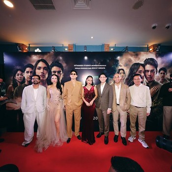 Potret Pemain 'Bercinta dengan Maut (The Other Sister)' di Red Carpet Gala Premiere