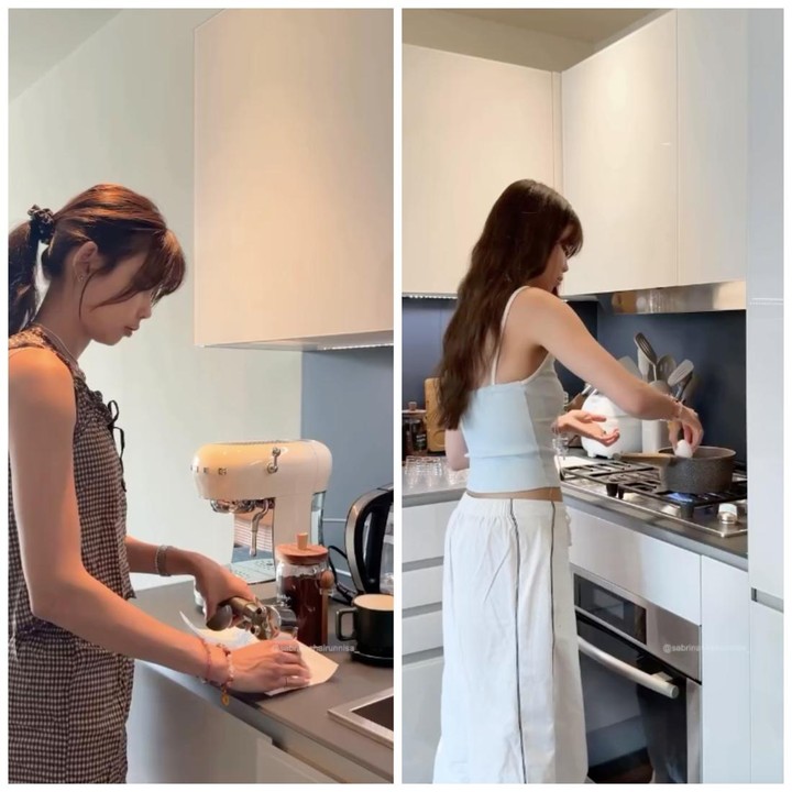 <p>Sabrina juga mamerkan dapur di dalam apartemennya yang dibangun di sudut ruang utama. Dapur minimalis ini memiliki <em>kitchen sink</em> dan meja kabinet untuk memasak. Sabrina memanfaatkan ruang dapurnya yang minimalis untuk meletakkan berbagai peralatan penting, termasuk <em>coffee maker.</em> (Foto: Instagram @sabrinachairunnisa_)</p>