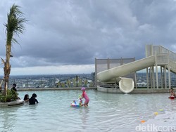 The Trans Luxury Hotel Surabaya Hadirkan Beach Club Rooftop Ala Bali