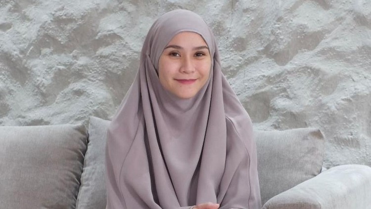 Zaskia Adya Mecca Temukan Anak Hilang di Tol&comma; Akhirnya Berhasil Temukan dengan Keluarganya