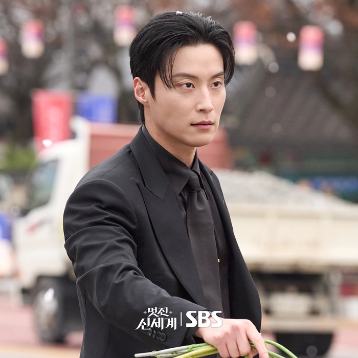 Bersamaan dengan comeback-nya ini, Heo Nam Jun berhasil memikat penonton dengan perannya sebagai pewaris chaebol bernama Cha Se Gye./ Foto: instagram.com/sbsdrama.official
