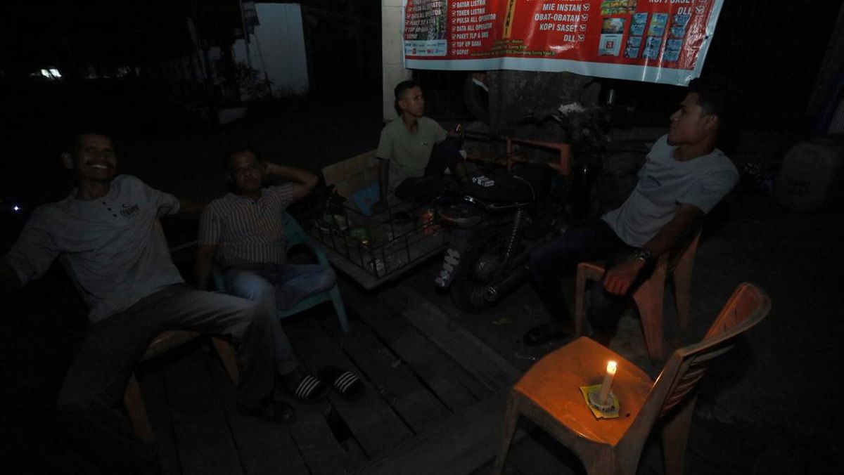 19 Jam Blackout Sumut Melumpuhkan Aktivitas Warga Medan, Ribuan Pelanggan Masih Menunggu Listrik Hidup Kembali