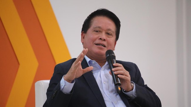 Chairman CT Corp Chairul Tanjung dan Dirut BRI Hery Gunardi saat menyampaikan pemaparan dalam sesi Educational Class di acara Jogja Financial Festival 2026 di JEC, Yogyakarta.