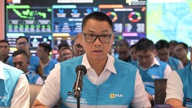 Direktur Utama PLN, Darmawan Prasodjo saat konferensi pers di Kantor Pusat PLN, Sabtu (23/5) mengatakan fokus utama PLN pascagangguan adalah mengoperasikan kembali pembangkit-pembangkit yang sebelumnya terdampak untuk kemudian diselaraskan kembali de