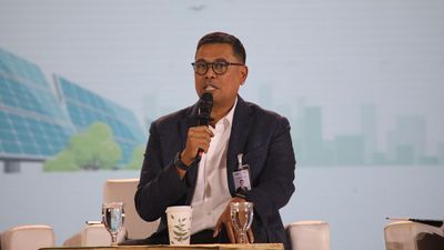 Direktur Utama PT Bank Syariah Indonesia (Persero) Tbk, Anggoro Eko Cahyo saat menyampaikan pemaparan dalam Jogja Financial Festival 2026 di Jogja Expo Center (JEC), Yogyakarta, DIY, Sabtu (23/5/2026)
