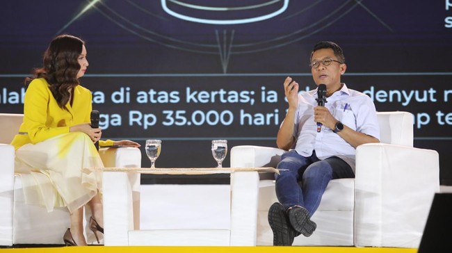 Ketua Komisi XI DPR RI, Mukhamad Misbakhun saat menyampaikan pemaparan dalam Jogja Financial Festival 2026 di Jogja Expo Center (JEC), Yogyakarta, DIY, Sabtu (23/5/2026). (CNBC Indonesia/Faisal Rahman)