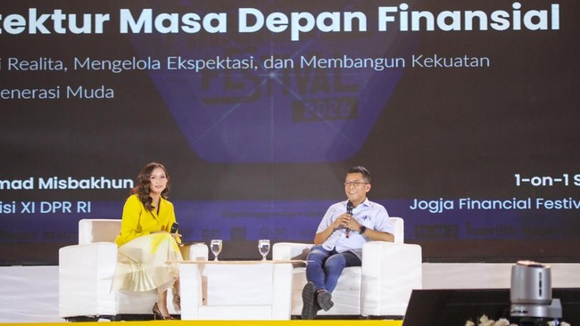 Ketua Komisi XI DPR RI, Mukhamad Misbakhun saat menyampaikan pemaparan dalam Jogja Financial Festival 2026 di Jogja Expo Center (JEC), Yogyakarta, DIY, Sabtu (23/5/2026). (CNBC Indonesia/Faisal Rahman)
