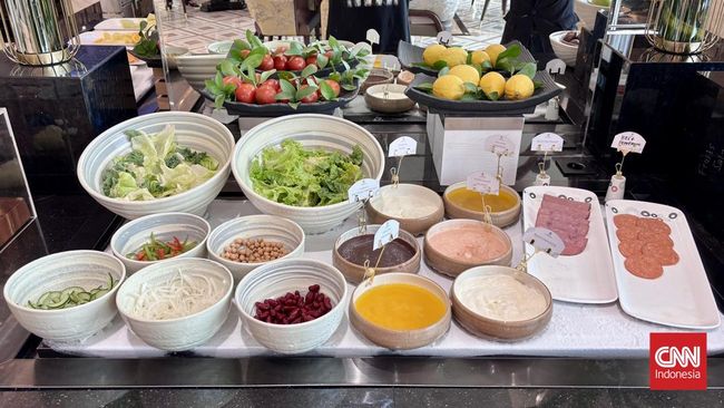 Menu sarapan di Grand Restaurant di The Trans Luxury Hotel Surabaya
