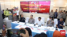 BGN-Polresta Barelang dalam konferensi pers pengungkapan kasus  penjualan titik Dapur SPPG di Batam.