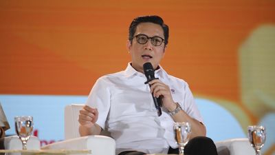 PJS Direktur Utama Bursa Efek Indonesia, Jeffrey Hendrik saat menyampaikan pemaparan dalam Jogja Financial Festival 2026 di Jogja Expo Center (JEC), Yogyakarta, DIY, Sabtu (23/5/2026). (CNBC Indonesia